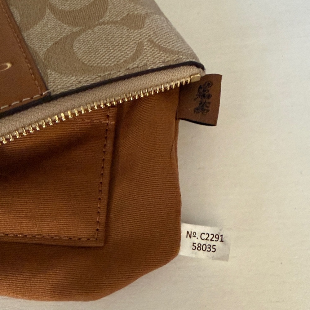 COACH Wristlet in Beige and Brown Leather Signature Logo - Picture 6 of 10